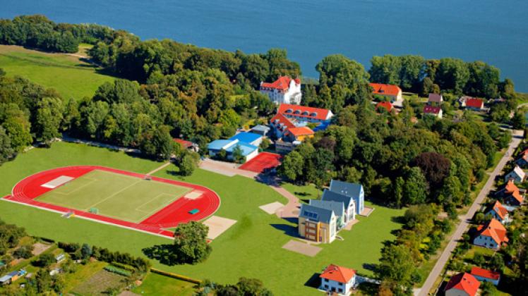 Spitze in Leistung und Preis: das Schlossgymnasium in Torgelow am See in der Nähe von Waren pri