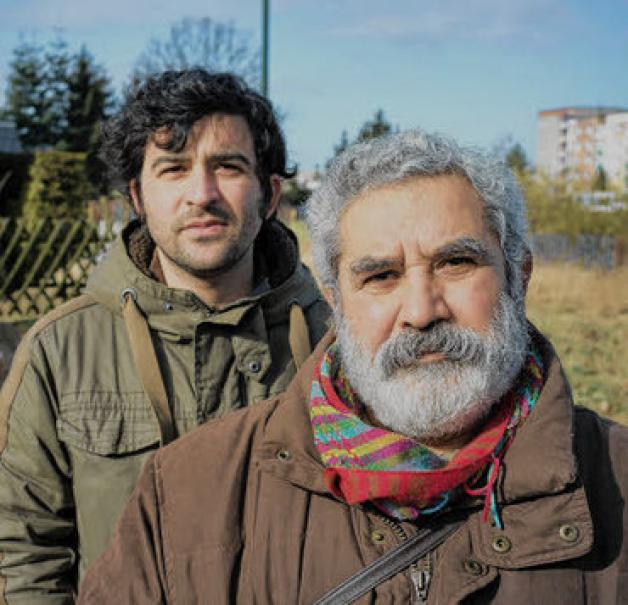 Sie trauern um einen Freund und netten Menschen: Che Atay (l.) und sein Vater Ramazan Sie trauern um einen Freund und netten Menschen: Che Atay (l.) und sein Vater Ramazan