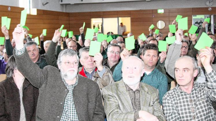 Die Mitglieder beider ehemaligen Wildschadenausgleichskassen votierten mit großer Mehrheit für den gemeinsamen Weg unter einer Führung. Fotos: Harald Schulz