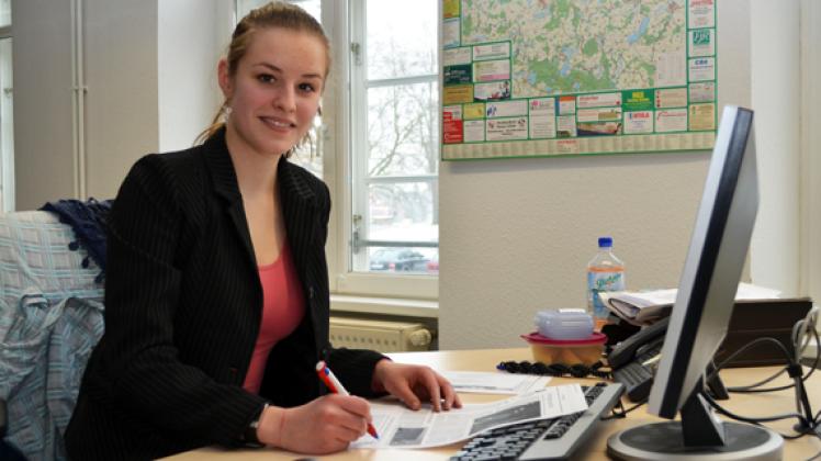 Die Mitarbeit bei einer Jugendredaktion ist nur eine der vielen gesellschaftlichen Aktivitäten von Katharina Seergeva.Felix alex Die Mitarbeit bei einer Jugendredaktion ist nur eine der vielen gesellschaftlichen Aktivitäten von Katharina Seergeva.Felix alex