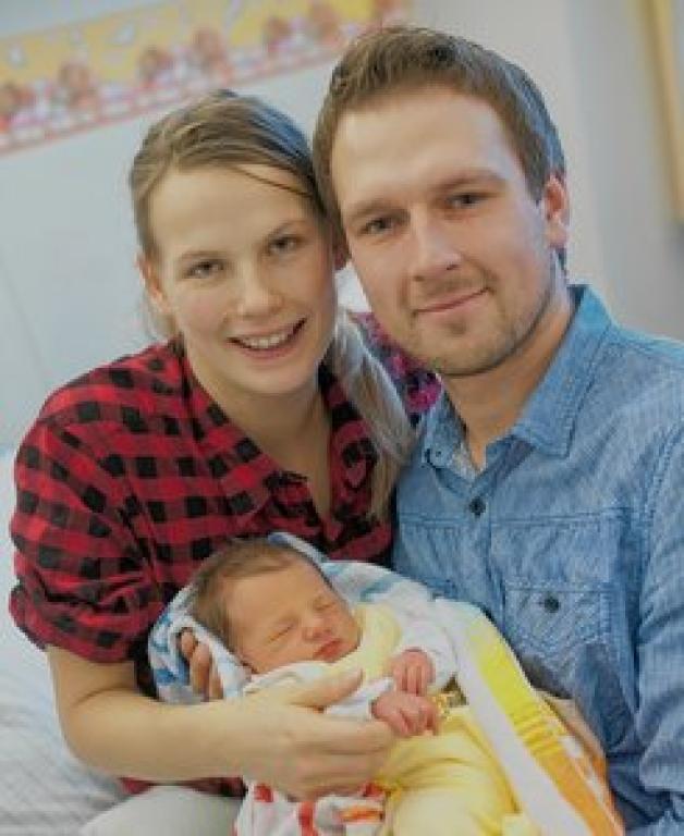 Das erste Christkind: Elena wurde 0.35 Uhr geboren. Dabei hätte sie noch drei Wochen Zeit gehabt. Ihre Mutter Stefanie Stanke und ihr Vater Falko Schulz  sind stolz auf ihr kleines Wunder. 