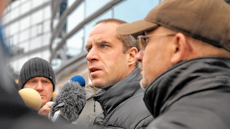 Hansa-Manager Stefan Beinlich soll sich mit einem Nachfolger für den beurlaubten Trainer Peter Vollmann bereits einig sein. Georg Scharnweber