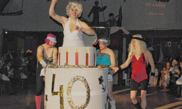 Marilyn Monroe höchstpersönlich gab ein Ständchen zum 40-jährigen Bestehen des Eichsener Carnevals Clubs. mxhe Marilyn Monroe höchstpersönlich gab ein Ständchen zum 40-jährigen Bestehen des Eichsener Carnevals Clubs. mxhe