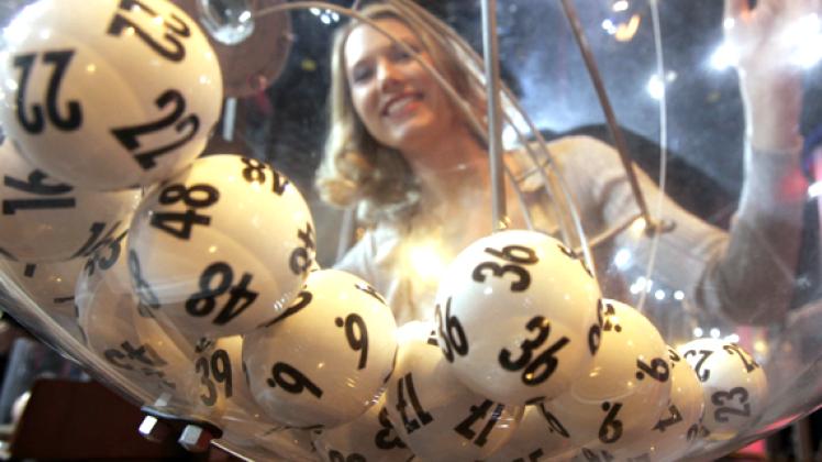 Moderatorin Franziska Reichenbacher zieht seit  1998 die Lottozahlen.dpa 