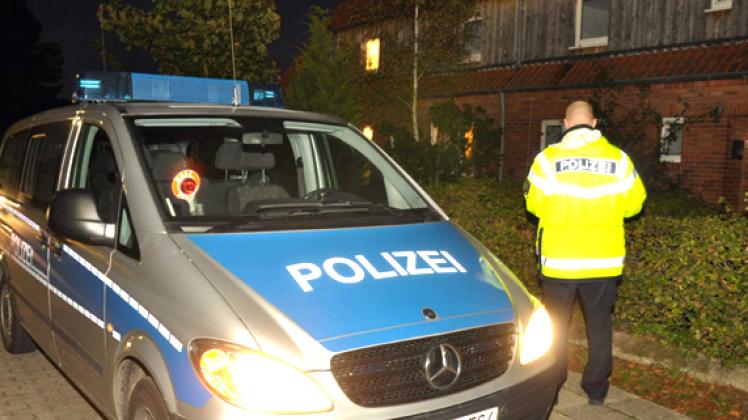Ein Beziehungsstreit löste in Ratzeburg einen Polizeieinsatz aus.  Anwohner mussten auf Anweisung der Polizei zurück in ihre Häuser. Christian Nimtz