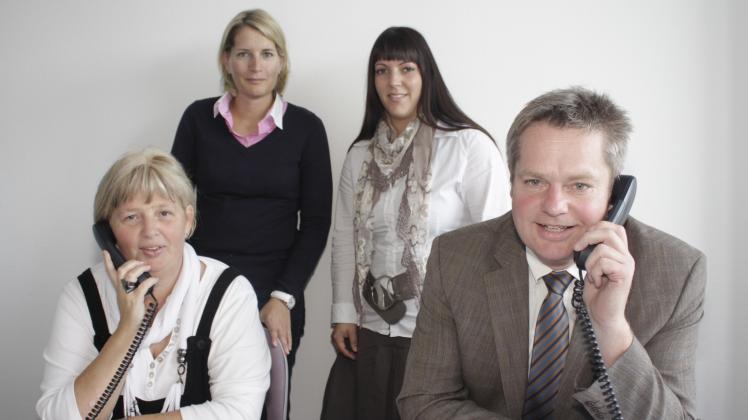 Kornelia Rapp, Tanja Gabriel,   Maria Weinhold und Ansgar Stegemann (v.l.n.r.) standen gestern an den Telefonen Rede und Antwort.Neumann