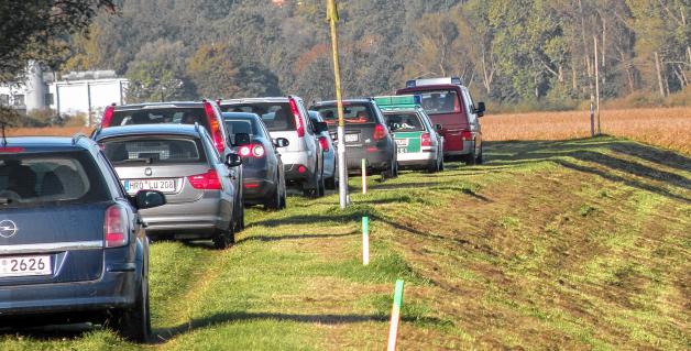Nach der Baustelle zog die Schaukommission gestern weiter in Richtung Boizenburg. Nach der Baustelle zog die Schaukommission gestern weiter in Richtung Boizenburg.