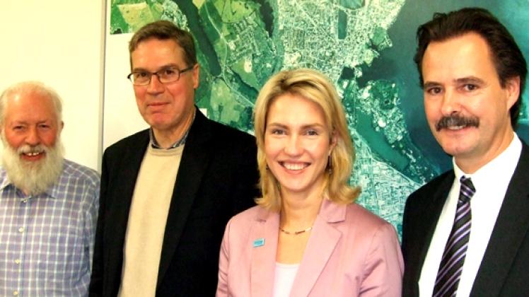 Der Vorstand der Bürgerstiftung: Rolf Steinmüller, Stephan Nolte, Manuela Schwesig und Vorsitzender Dieter Niesen (v.l.), Anja Janker komplettiert das Führungs-Quintett. Stadt