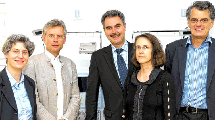 Das Greifswalder EHEC-Team: Prof. Julia Mayerle  (v.l.), Prof. Andreas Greinacher, Prof. Markus Lerch,  Dr. Sigrun Friesecke und Prof. Stephan Felix. Foto: Janke/UMG