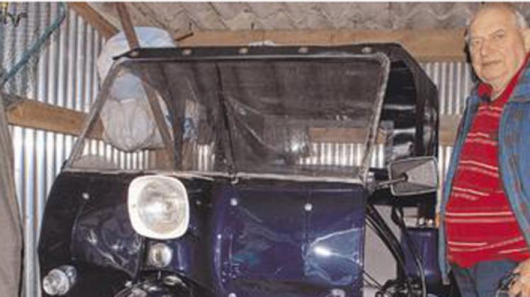 Das alte Duo 4/2-Moped im neuen Glanz:  Aber noch   muss  Kurt Mai auf die erste Ausfahrt warten und ein Nummernschild besorgen.