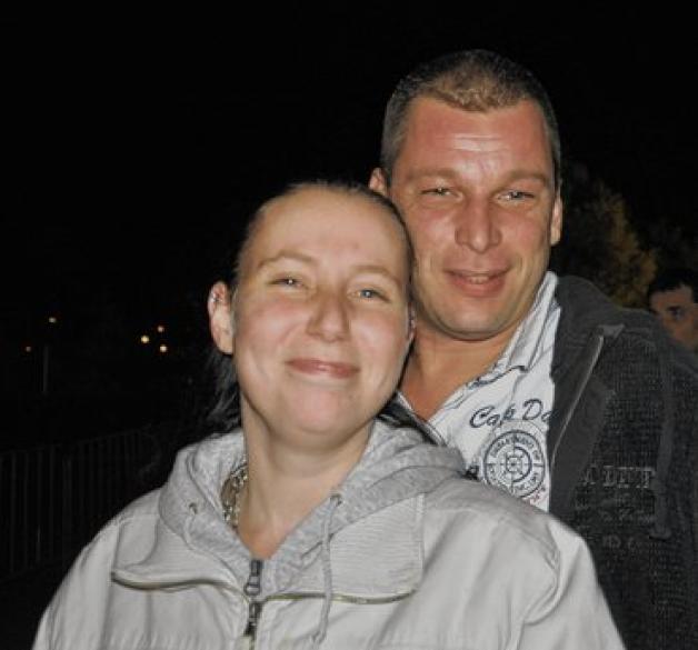 Thomas Kolkwitz (40) machte seiner Freundin Anja Lupa (25) einen Heiratsantrag kurz vor der Feuerwerkshow. julb