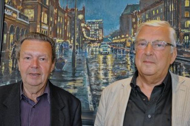 Sie laden alle Rostocker zum Stadtrundgang ein: Klaus Ambröster (l.), Dr. Joachim Lehmannnicp