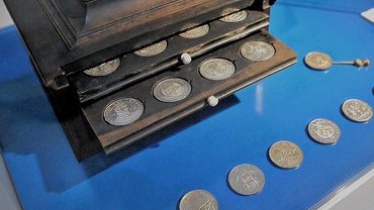 Die Medaillensuite aus der Hand des letzten Rostocker Münzmeisters Johann Memmies entstand um 1700/1701.Georg Scharnweber