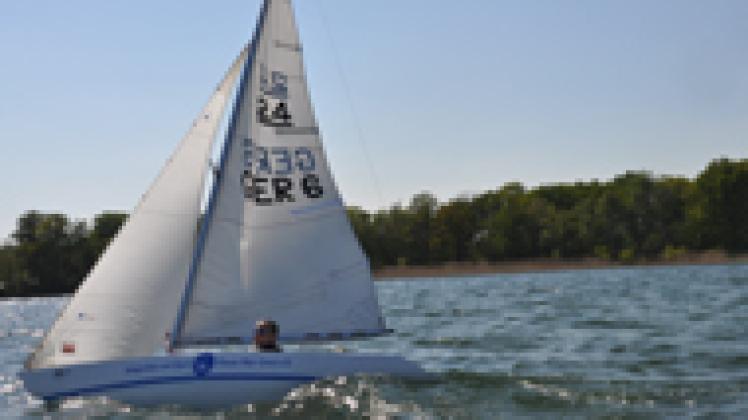 Mit "Hai-Speed" auf dem Plauer See: Oliver Hauf beim Ansegeln am Sonnabend. 