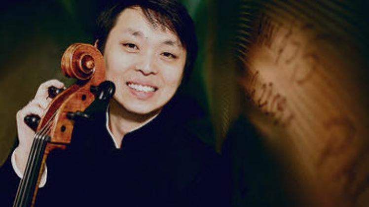 Wieder ein Streicher: "Preisträger in residence" der Festspiele MV  ist in der Saison 2011 der chinesische Cellist  Li-Wei Qin. Jan Northoff/Festspiele