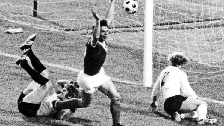 Jürgen Sparwassers 1:0 gegen die BRD – das Tor des DDR-Fußballs schlechthin.