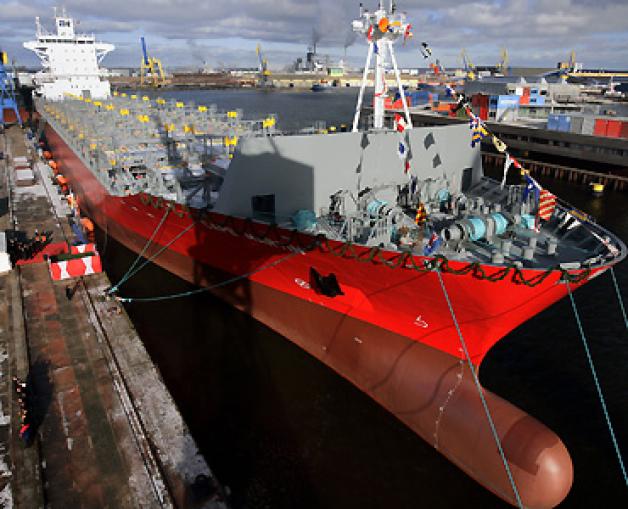 Die «Cap Martin» vom Typ Baltic CS 2700 ist das eines aus einer Bestellung von zwölf Schiffen des Hamburger Emissionshauses König + Cie. Die «Cap Martin» ist 222 Meter lang und 30 Meter breit und hat bei einer Tragfähigkeit von 38.000 Tonnen Platz für 2.741 Container.
