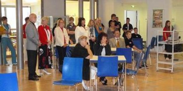 Die Jury mit Bildungsexperten aus Schwerin verfolgten aufmerksam die Multimediapräsentation der Heincke-Schüler.privat
