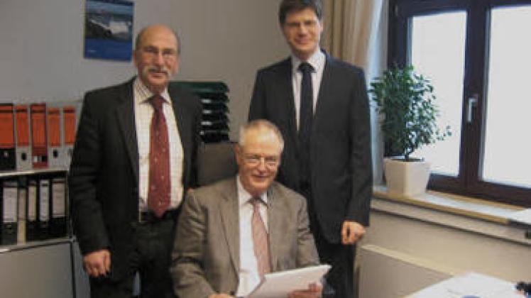 DVWG-Kurs 20 liegt an:  v.l. Heiner Breyer, Prof. Uwe Laue und Dr. Björn Swinarski.  rfra