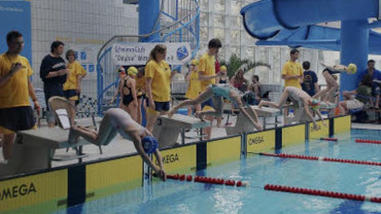 Startschuss für die Nachwuchsschwimmer beim 2. Fuldac-Cup in Wittenberge. Torsten Gottschalk