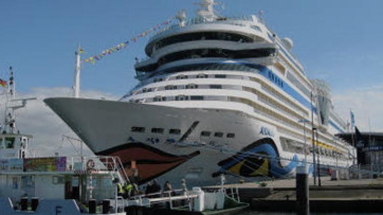 Zwei Schiffe bringt Aida Cruises nach Warnemünde: neben dem Neubau "Aidasol" auch  "Aidablu" (Foto). Reiner Frank