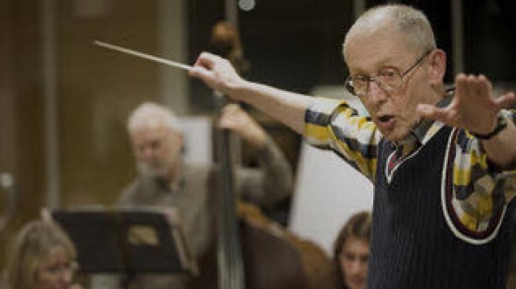 Schon als Kind wollte Alex Ilenko Dirigent werden. Er hat seinen Traum verwirklicht  unter anderem mit dem von ihm gegründeten Fürstenwalder Kammerorchester. dapd