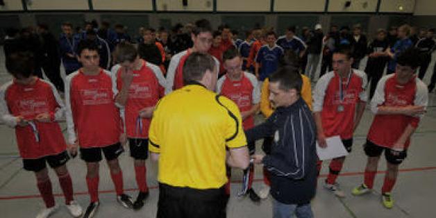 Die B-Junioren der SG Warin/Brüel holten am Sonntag die Silbermedaille bei der Hallenkreismeisterschaft des Kreisfußballverbandes Schwerin-Nordwestmecklenburg. vehe Die B-Junioren der SG Warin/Brüel holten am Sonntag die Silbermedaille bei der Hallenkreismeisterschaft des Kreisfußballverbandes Schwerin-Nordwestmecklenburg. vehe