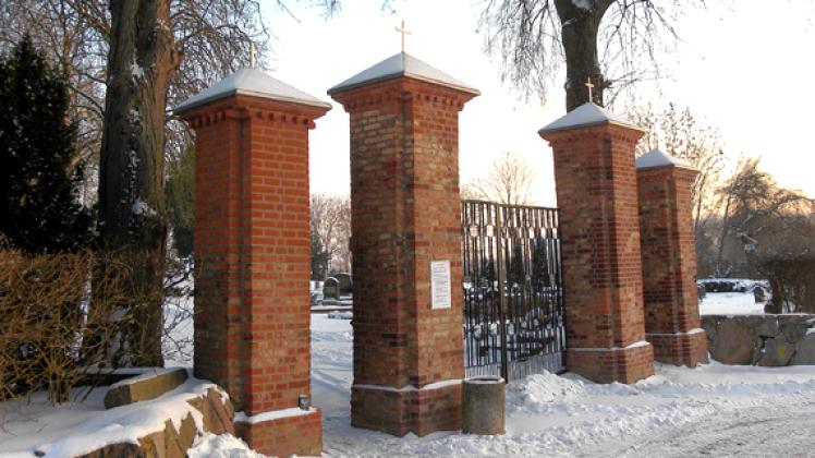 Auf dem alten Friedhof in Brüel  soll eine Gedenkstätte  entstehen. Roswitha Spöhr