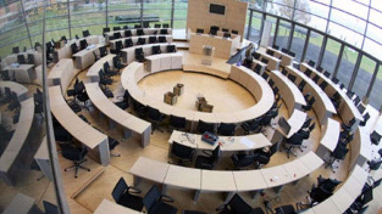 Am Donnerstag debattiert der Landtag über eine  Schuldenbremse in der Landesverfassung. Foto: dpa