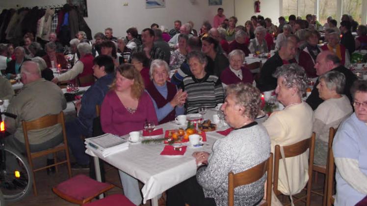 Senioren-Weihnachtsfeier  im  Gemeindesaal der katholischen Kirche in Wittenburg. 