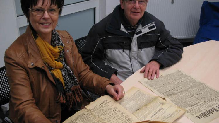 Brigitte und Ulrich Zander stießen beim Stöbern auf eine Ausgabe des Prignitzer mit der Familienerinnerungen verbunden sind.   