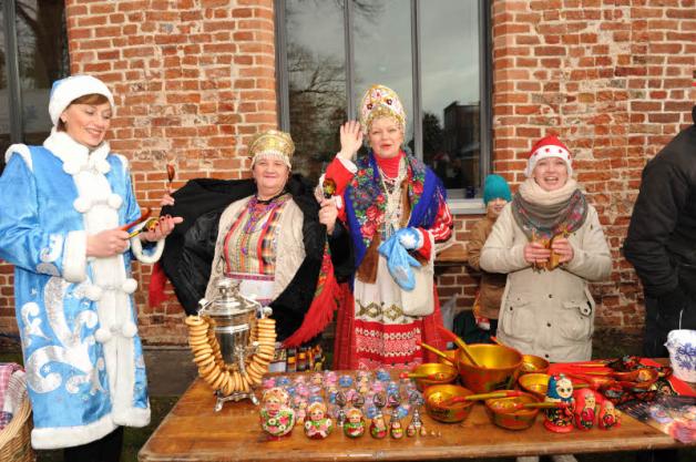 Russische Grüße aus der Partnerstadt Murino, die Damen hatten immer gute Laune.