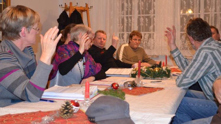 Die Vertreter der Gemeinde Holdorf stimmten – unter Vorbehalt – für die Fusionsverhandlungen mit Rehna.  