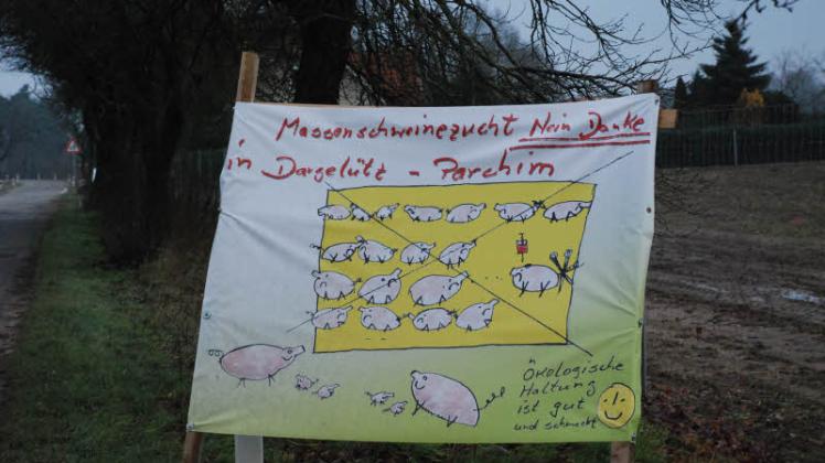 Die Dargelützer protestieren. 
