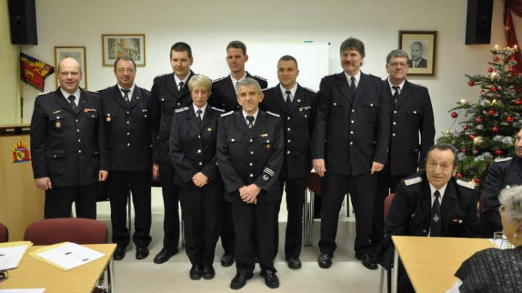 Alte und neue Gesichter im Vorstand der Sternberger Feuerwehr  