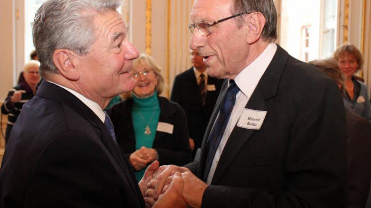 Freunde: Bundespräsident Gauck, Alt-Bischof Rathke