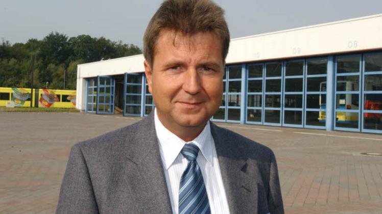 Nahverkehrs-Chef  Norbert Klatt ist bis Oktober 2014 auf jedenfalls noch zum Geschäftsführer berufen. Und einen Anstellungsvertrag hat er beim Nahverkehr noch bis 2018.