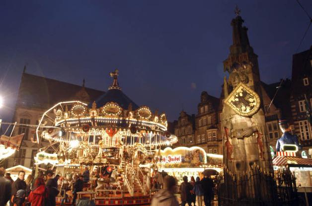 Der  Weihnachtsmarkt – wie hier in Bremen – ist in vielen Städten Tradition.