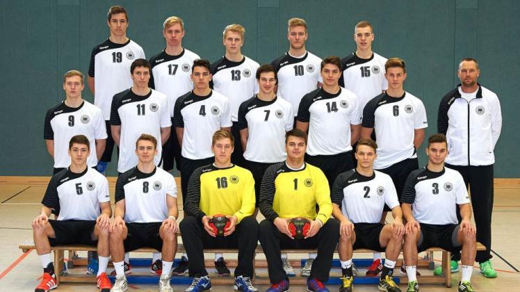 Die deutsche U18-Nationalmannschaft  mit den Rostockern Robert Barten (Nummer 13) und Paul Porath (16).   