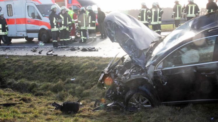 Den Rettungskräften bot sich nach dem Unfall auf der Autobahn ein schreckliches Bild.   
