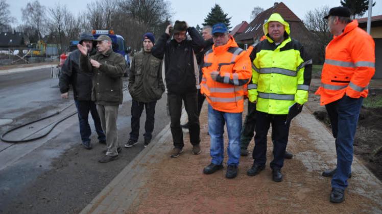 Wo angefangen wurde, wird weitergebaut: Im Dezember war der zweite Bauabschnitt der Ortsdurchfahrt von Steegen freigegeben worden. In diesem Jahr will der Landkreis den dritten Bauabschnitt in Angriff nehmen.  