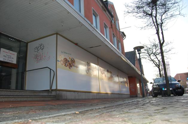 Leerstand in der besten Lage Niebülls: Seit 2009 ist das Gebäude geschlossen, 2014 wurde das Haus abgerissen.