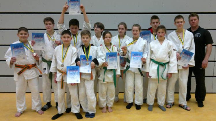 Die jungen Kämpferinnen und Kämpfer vom 1. Schweriner Judoclub begannen das neue Wettkampfjahr mit einem 2. Platz in der Vereinswertung.  