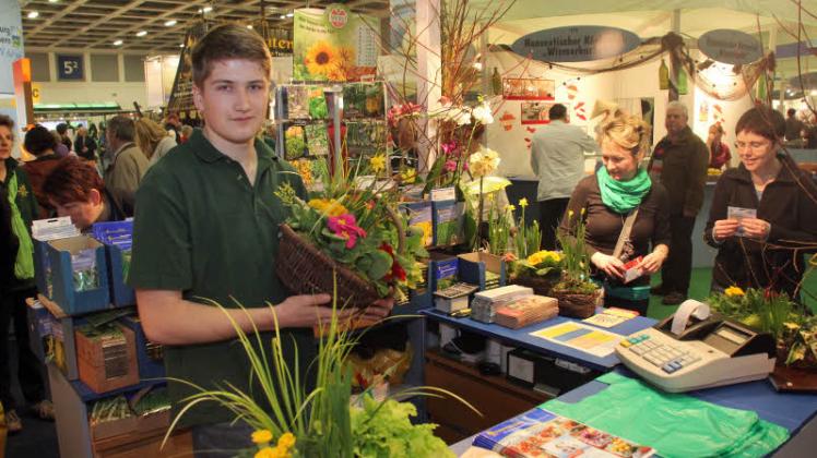 Zum elften Mal ist der Gartenbaubetrieb Dirk Meyn dabei. Sohn Arne präsentiert hier farbenfrohe Frühlingsblüher.  
