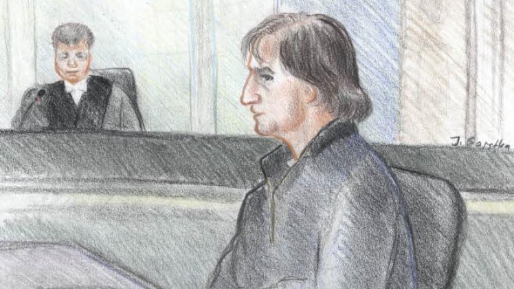 Schuldig: der 46-jährige Täter gestern im Gerichtssaal Zeichnung: Juliane Garstka 
