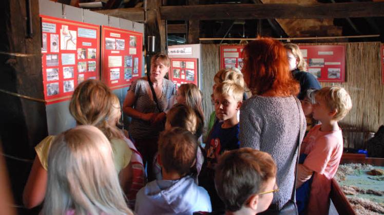 Auch viele Kinder nutzen die Ferienzeit für einen Besuch im Sommermuseum.