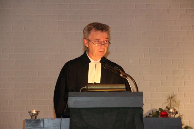 Pastor Thomas Heik