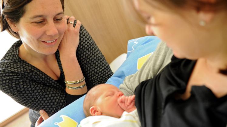 Mehr als nur Geburtshelfer: Hebammen und Entbindungspfleger