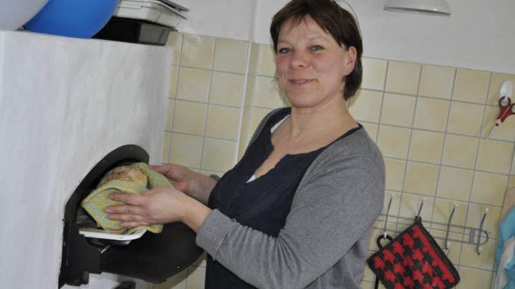 Die Brote von Elisabeth von Randow werden nach traditionellen Rezepten in einem Holzofen gebacken. 