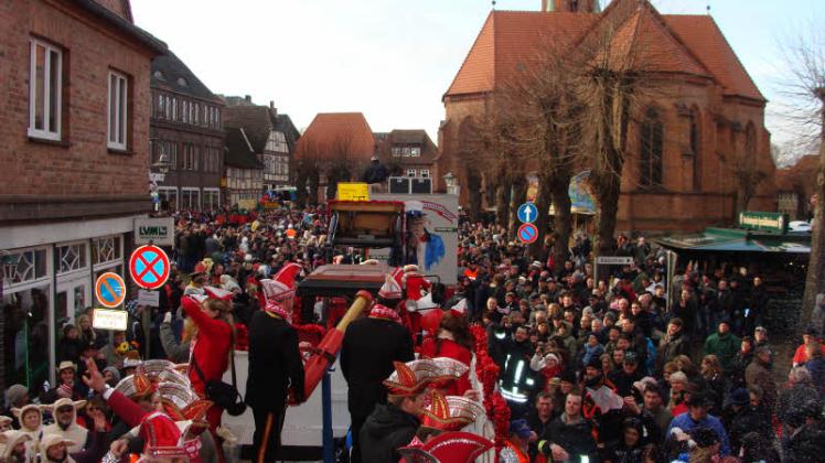 Am 2. März findet der traditionelle Straßenkarneval in Dömitz statt.  